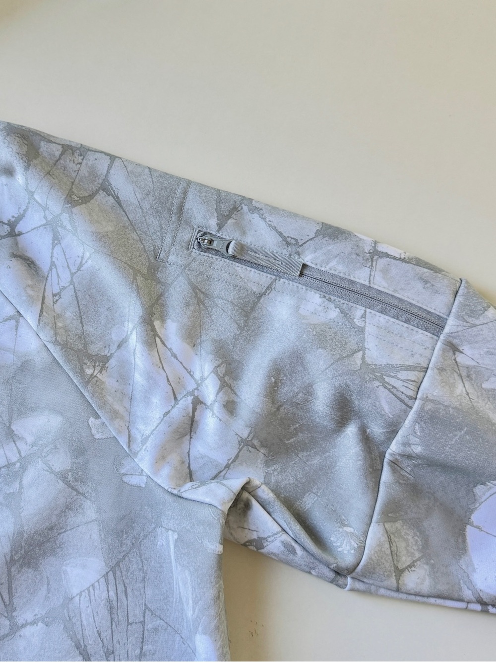 Nike Therma Dri-FIT Hoodie Mens M Grey White Marble Print DQ4836-077 Pullover - Picture 4 of 16